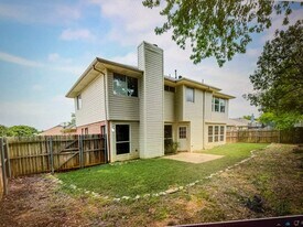 322 Ashley Oak Ln in Lake Dallas, TX - Building Photo