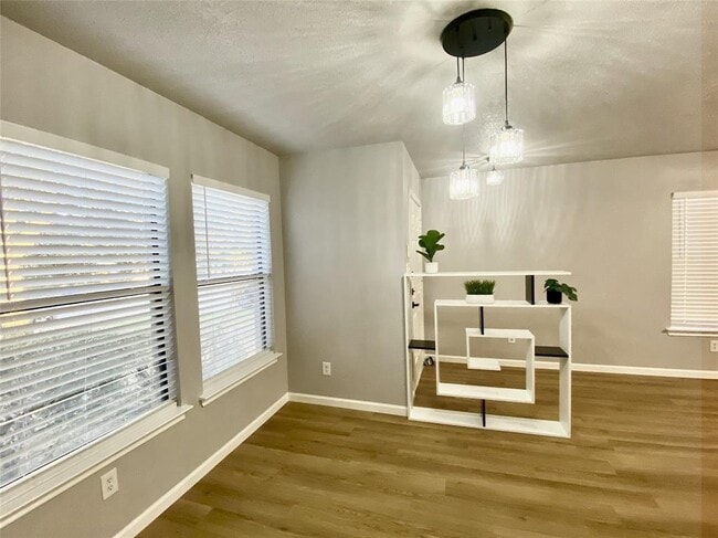 2411 Glen Field Dr