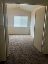 3530 St Andrews Dr in Merced, CA - Building Photo