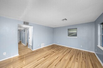 3015 NE Pioneer Blvd in Lawton, OK - Building Photo - Building Photo
