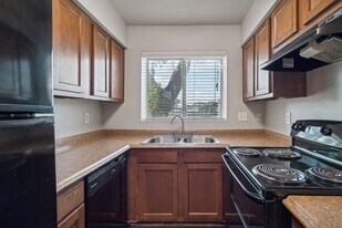 Maryland West in Glendale, AZ - Building Photo