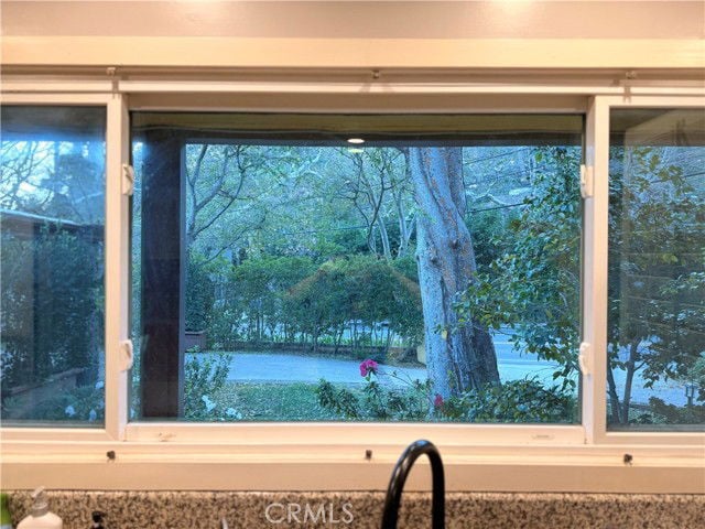 2500 Benedict Canyon Drive in Beverly Hills, CA - Building Photo - Building Photo