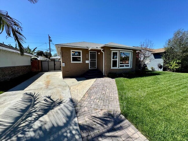 4443 Briercrest Ave in Lakewood, CA - Building Photo - Building Photo