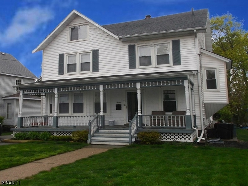 15 Washburn Pl in Caldwell, NJ - Building Photo