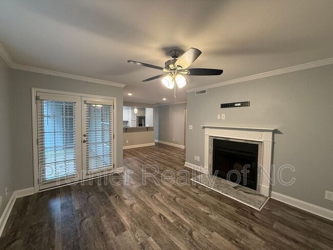 4021 Whirlaway Ct in Clemmons, NC - Foto de edificio - Building Photo