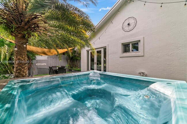 property at 1631 N 29th Ct