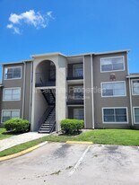 4736 Walden Cir in Orlando, FL - Building Photo