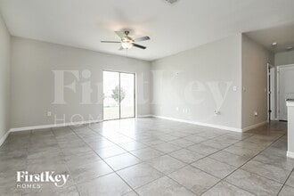 15315 Broad Brush Dr in Sun City Center, FL - Building Photo - Building Photo