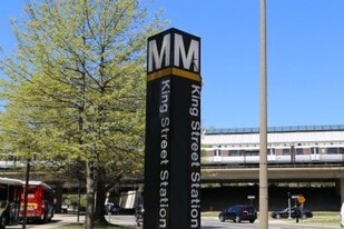 309 Holland Ln, Unit 140 in Alexandria, VA - Building Photo