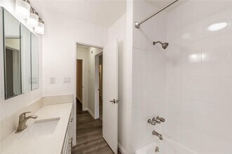 6520 Shirley Ave in Los Angeles, CA - Building Photo - Building Photo