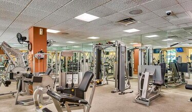 220 W Flamingo Rd in Las Vegas, NV - Building Photo - Building Photo