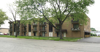 4941-4947 Columbus Dr Apartments