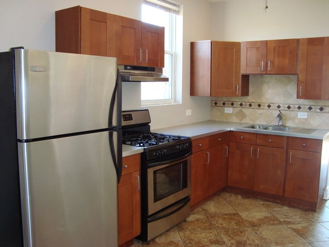 1914 S Leavitt St, Unit 3
