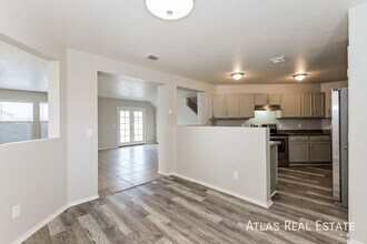 5746 S King Salmon Ct in Tucson, AZ - Building Photo - Building Photo