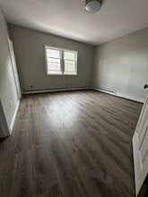 20 E 11th St in Bayonne, NJ - Building Photo - Building Photo