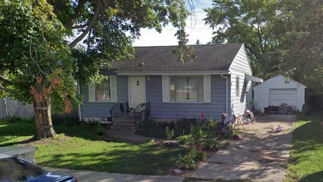 property at 112 S Gladstone St