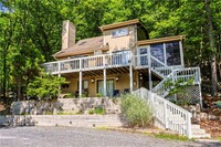 6463 Decker Rd in Bushkill, PA - Foto de edificio - Building Photo