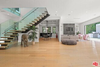 13812 Cumpston St in Los Angeles, CA - Building Photo - Building Photo