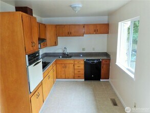 1719 147th Pl SE in Bellevue, WA - Building Photo - Building Photo