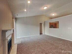 3207 Rolling Knoll Ln in Columbus, IN - Building Photo - Building Photo