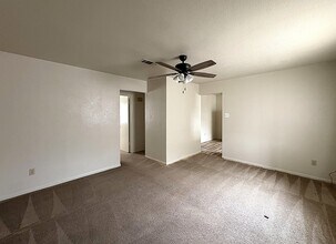 207 Northern Dove Ln, Unit B in Copperas Cove, TX - Foto de edificio - Building Photo