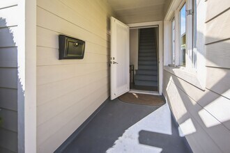 1040 S Elmgrove St in Seattle, WA - Building Photo - Building Photo