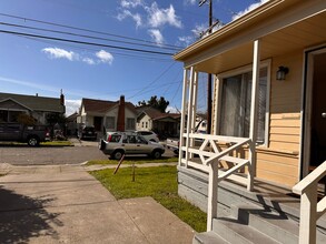 7108 Fresno St in Oakland, CA - Building Photo - Building Photo