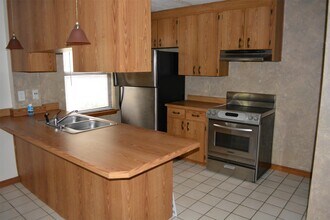 1662 Spring Garden Ct in Holly Hill, FL - Building Photo - Building Photo