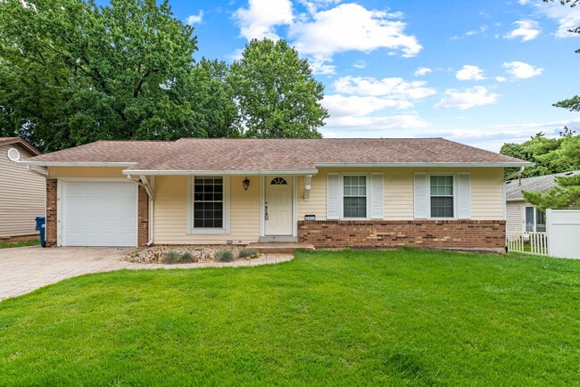 2406 Village Glen Ct