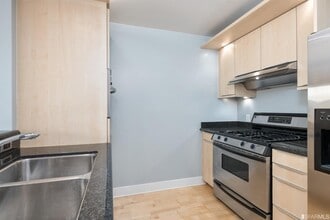 229 Brannan St in San Francisco, CA - Building Photo - Building Photo
