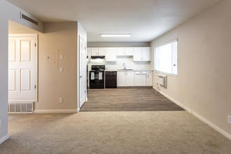 Mountain Run Apartment Homes in Orem, UT - Building Photo - Interior Photo