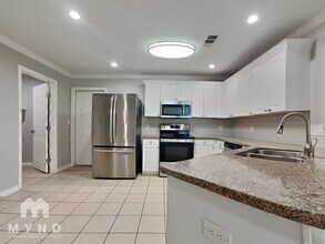 1606 Briarcliff St in Conroe, TX - Building Photo - Building Photo