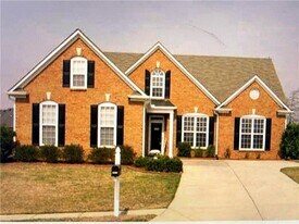 2646 Silver Dust Dr in Buford, GA - Building Photo