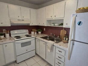 4731 NW 10th Ct in Plantation, FL - Building Photo - Building Photo