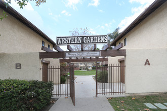 Western Garden Apartments in Santa Maria, CA - Building Photo - Building Photo