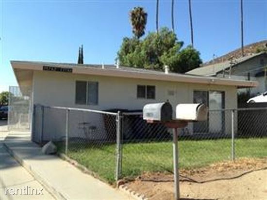 11742 Carmine St in Riverside, CA - Building Photo