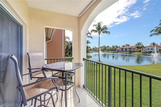 1265 Wildwood Lakes Blvd in Naples, FL - Foto de edificio - Building Photo