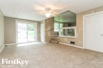 5452 W Southport Rd in Indianapolis, IN - Building Photo - Building Photo