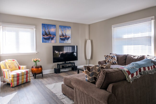 property at 5530 N Haight Ave