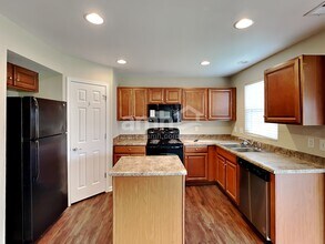 1056 Countess Ln in Spring Hill, TN - Building Photo - Building Photo