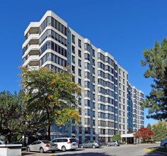 Meadowvale Green in St Catharines, ON - Building Photo - Primary Photo