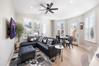 8864 Boreal Way in Elk Grove, CA - Building Photo - Building Photo