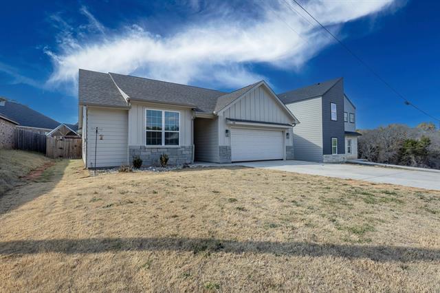 5116 Stoneridge Dr in Granbury, TX - Building Photo - Building Photo