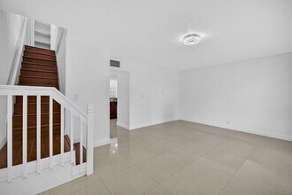 7506 NW 75th St in Tamarac, FL - Building Photo - Building Photo