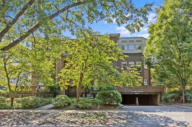 420 Queens Rd in Charlotte, NC - Building Photo - Building Photo