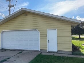 724 W Cook St in Portage, WI - Foto de edificio - Building Photo