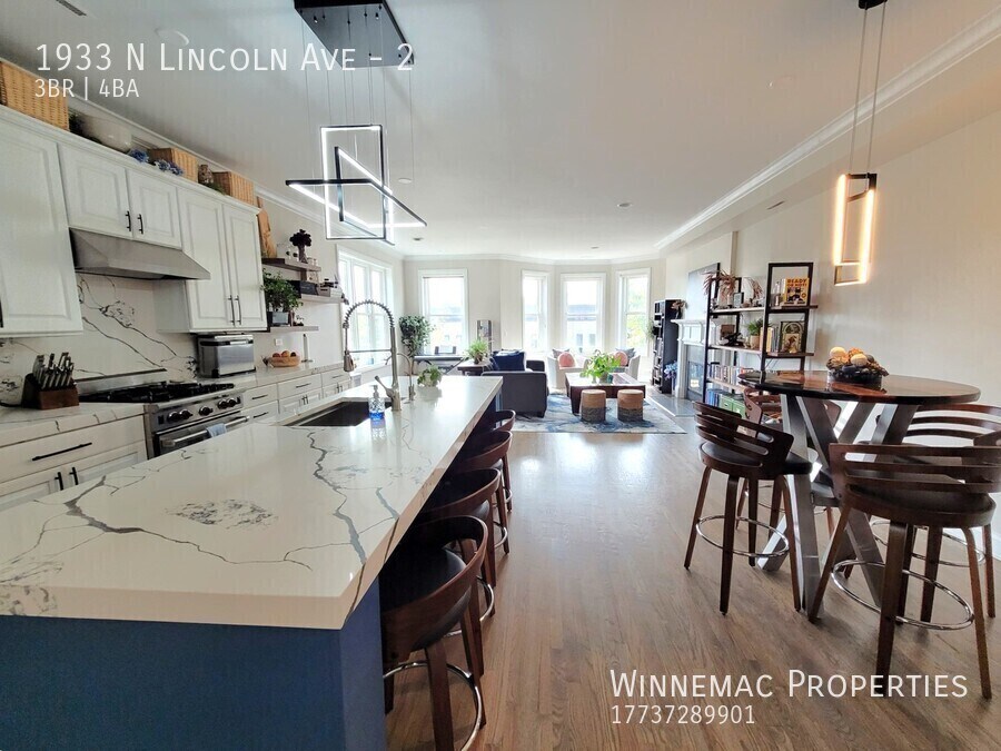 1933 N Lincoln Ave in Chicago, IL - Building Photo