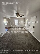 203 S Lakeview Dr in Clearfield, UT - Building Photo - Building Photo