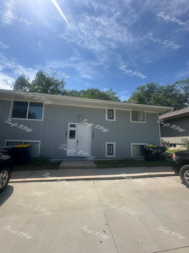 property at 4118 N Jackson Ave