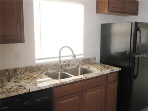3302 W Wallace Ave in Tampa, FL - Building Photo - Building Photo